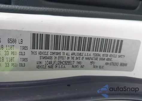 2017 Jeep Grand Cherokee Trailhawk 4X4 z USA, uszkodzony, nr VIN 1C4RJFLG9HC929517